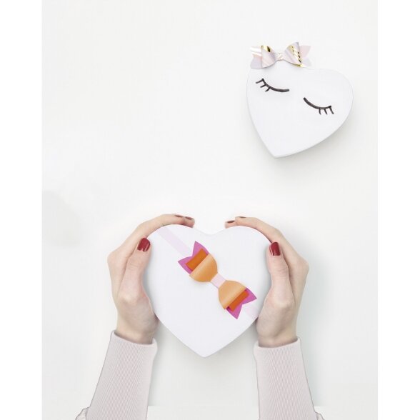 White Boxes for decoration HEART, Set of 12, assoretd sizes 2
