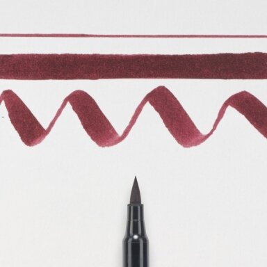 Маркер с кисточковым наконечником Sakura Koi Burgundy Маркер с кисточковым наконечником Sakura Koi Burgundy